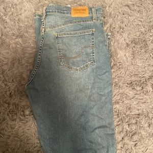 Signature Levi jeans, size 30